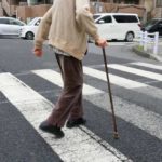 老人路邊跌倒…女大生好心攙扶遭反咬 法院判賠29萬